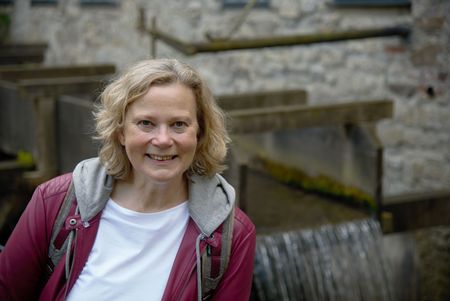 Portraitaufnahme der Gästeführerin Regina Kerstin.