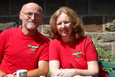 Portraitaufnahme der beiden Besitzer des Klosterhof Buenghausen.