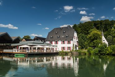 Restaurant Malteser Komturei mit Biergarten am Teich gelegen